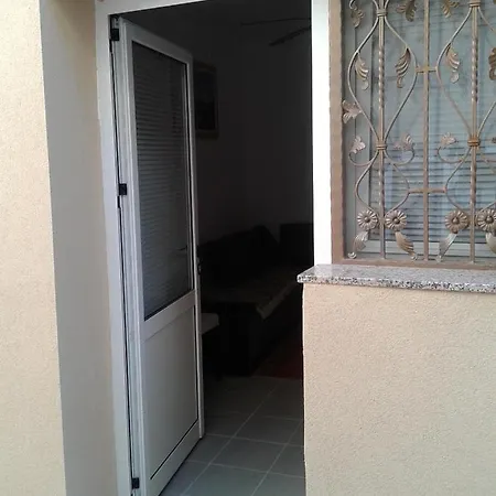 Appartement By The Sea - 11507 *